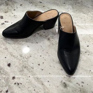 Pointed Closed-Toe Mule